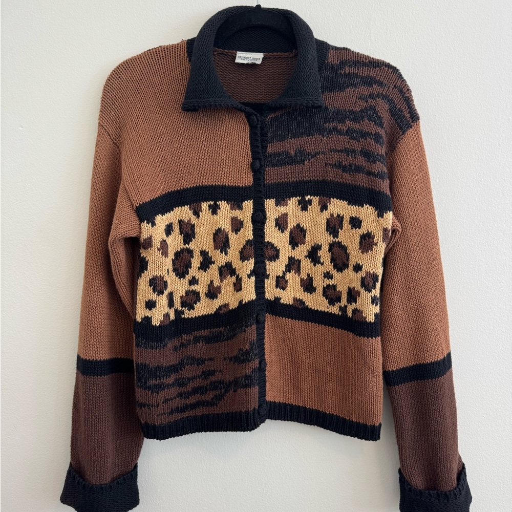 patterned knit sweater/cardigan w/ collar